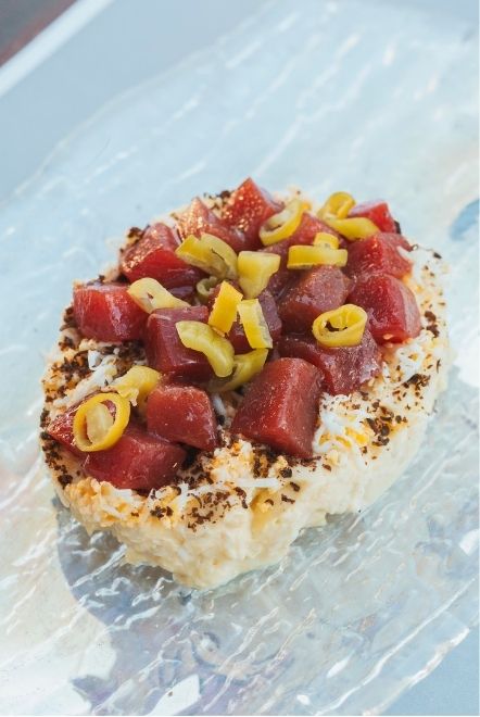 Inicio 15 Ensaladilla rusa cremosa con atún de almadraba en Taberna TrasteO, Zahara de los Atunes